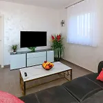 Amazing In With Wifi Mandre