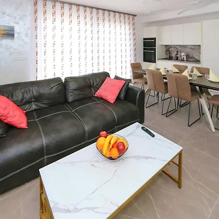 Amazing In With Jacuzzi Apartmán Mandre